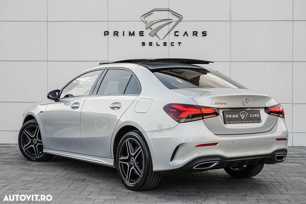 Mercedes-Benz A 250 e 8G-DCT AMG Line - 5