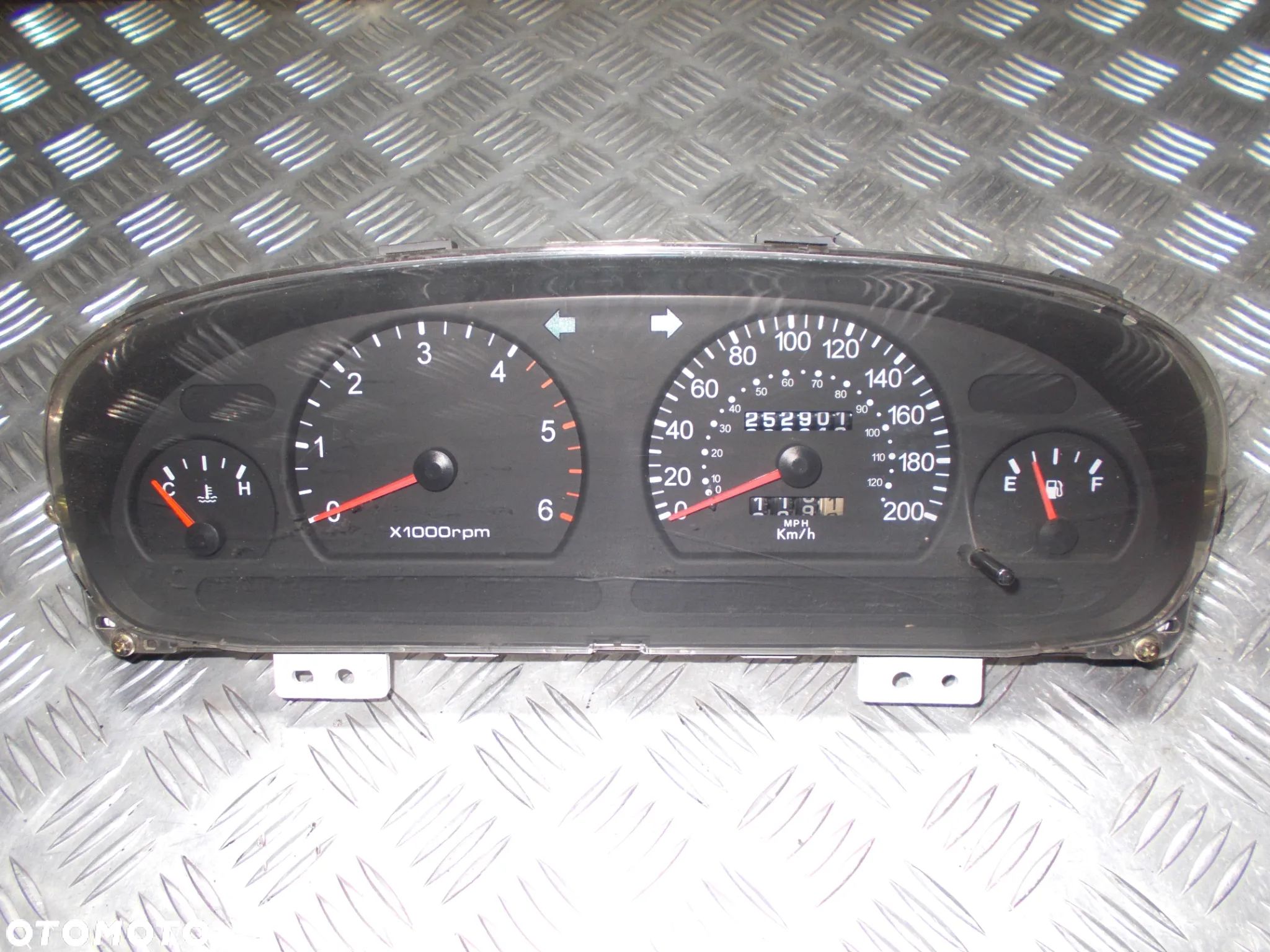 Kia Carnival I licznik zegary 2.9 CRDI - 1