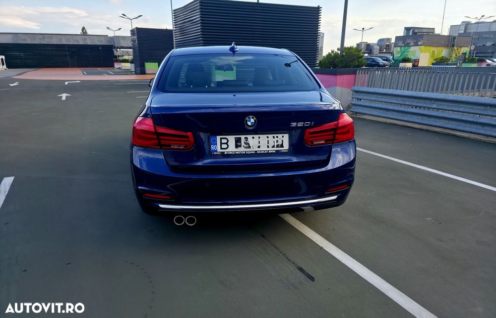 BMW Seria 3 320i Aut. Luxury Line - 4