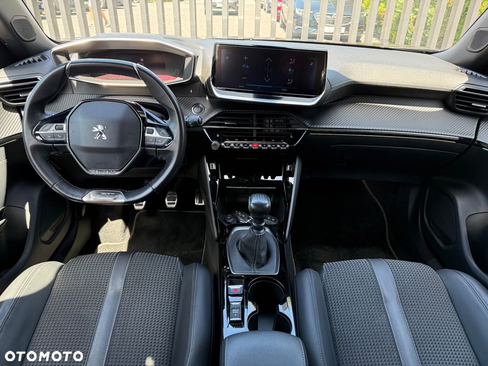 Peugeot 2008 - 11