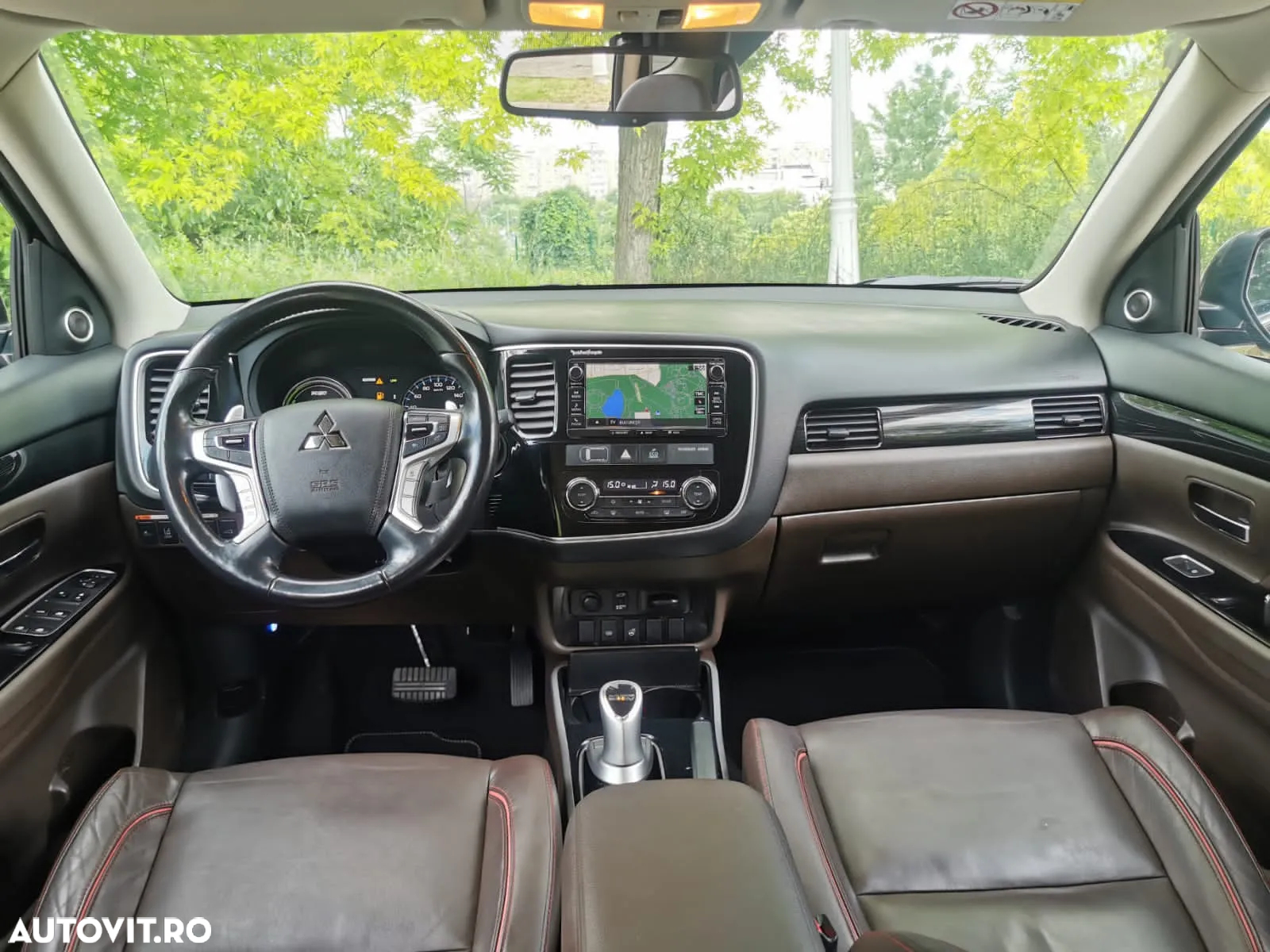 Mitsubishi Outlander 2.0 4WD Plug-In Hybrid Top - 13