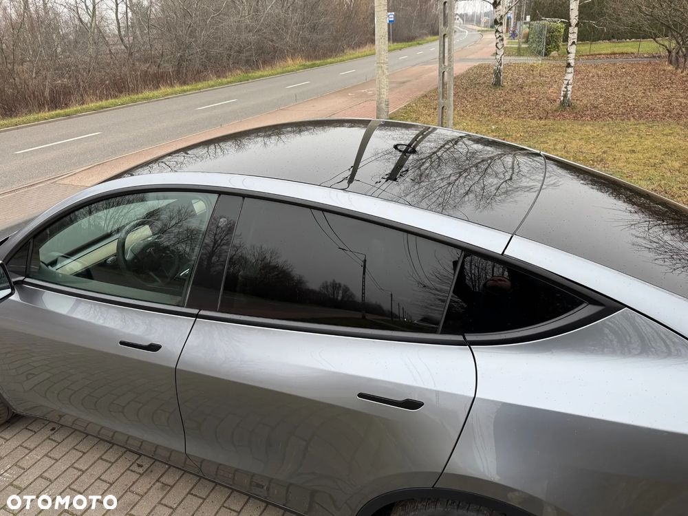 Tesla Model Y Standard - 11