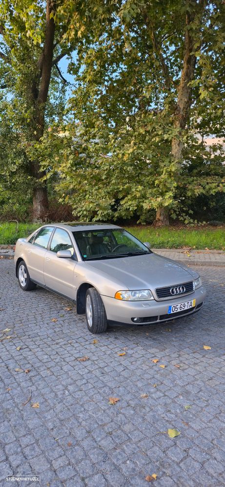 Audi A4 - 1