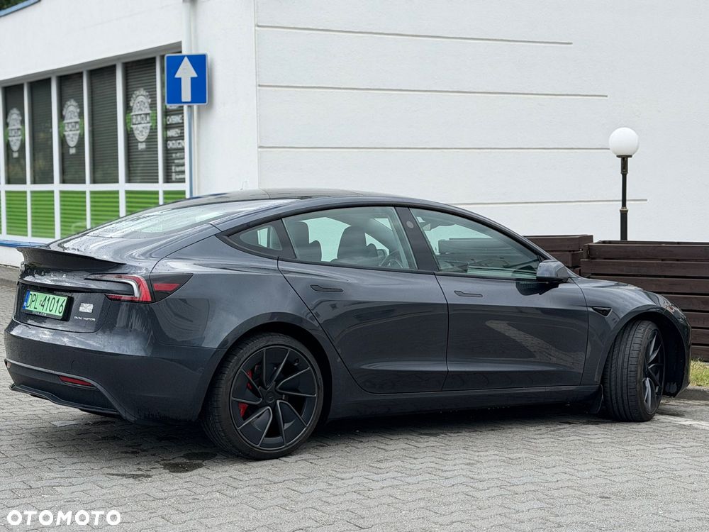 Tesla Model 3 AWD - 7