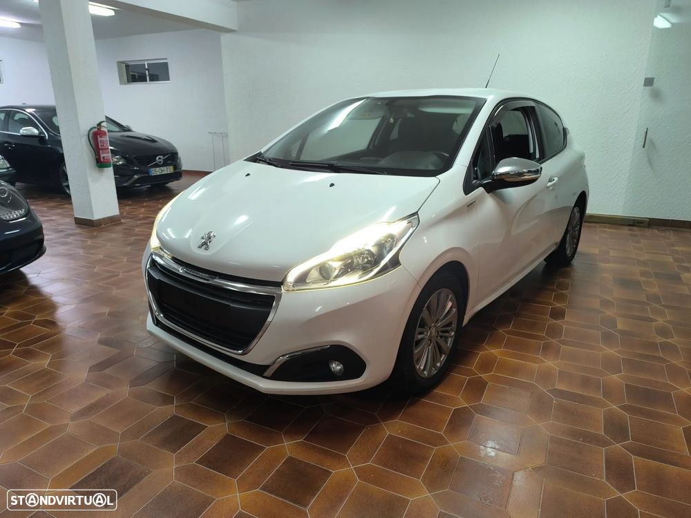 Peugeot 208 1.6 BlueHDi Allure - 1
