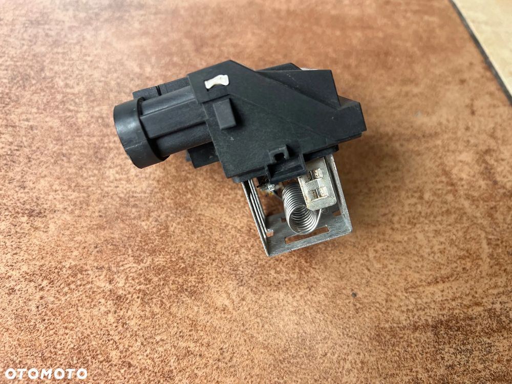 REZYSTOR OPORNICA WENTYLATORA RENAULT NISSAN OPEL 255507773R 93868365 - 2