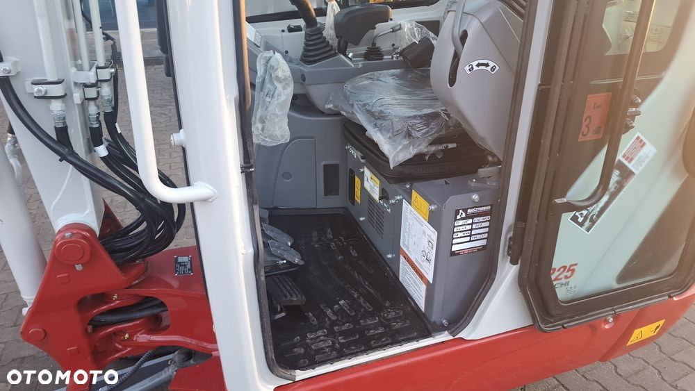 Takeuchi Koparka Gąsienicowa Takeuchi TB225 V0 Okazja DEMO Gwarancja - 10
