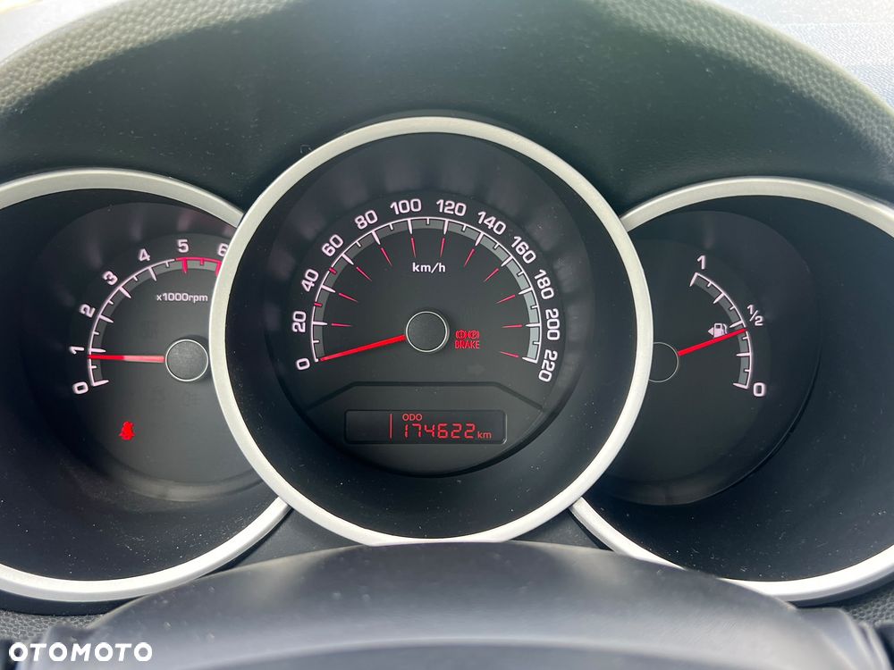 Kia Venga 1.6 CRDi 128 Vision - 20