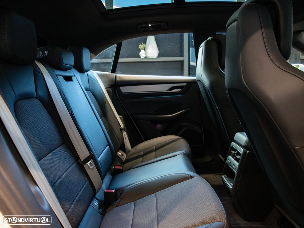 Porsche Macan Electric 4 - 39