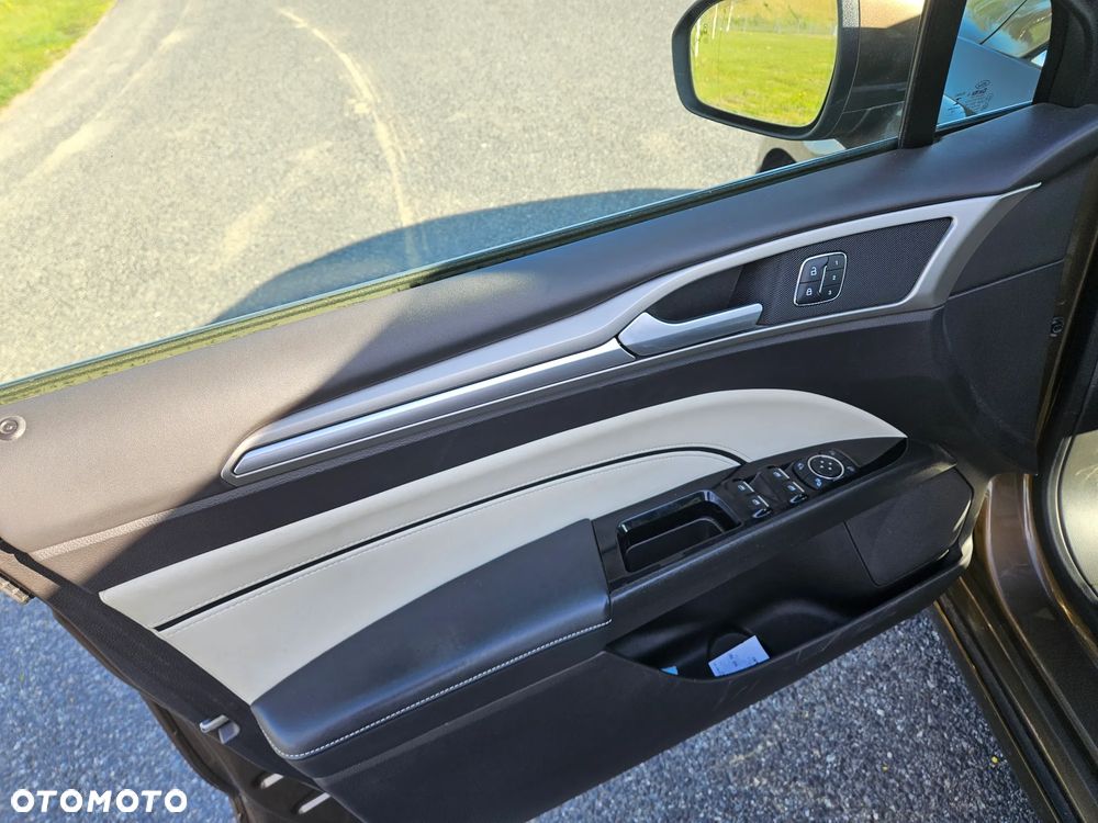 Ford Mondeo Vignale 2.0 EcoBoost - 11