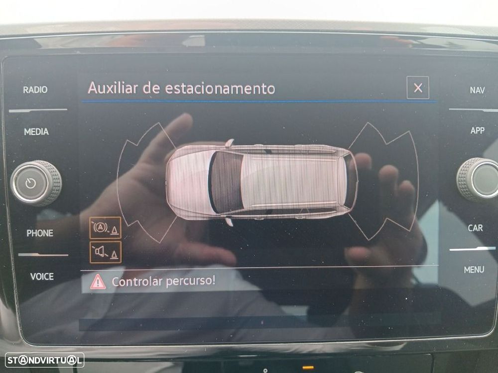VW Passat Variant 2.0 TDI Business DSG - 25