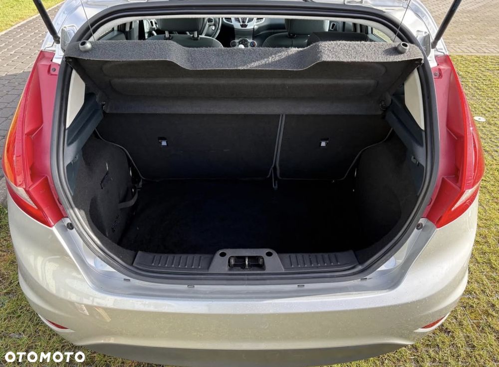 Ford Fiesta 1.4 TDCI Champions Edition - 6