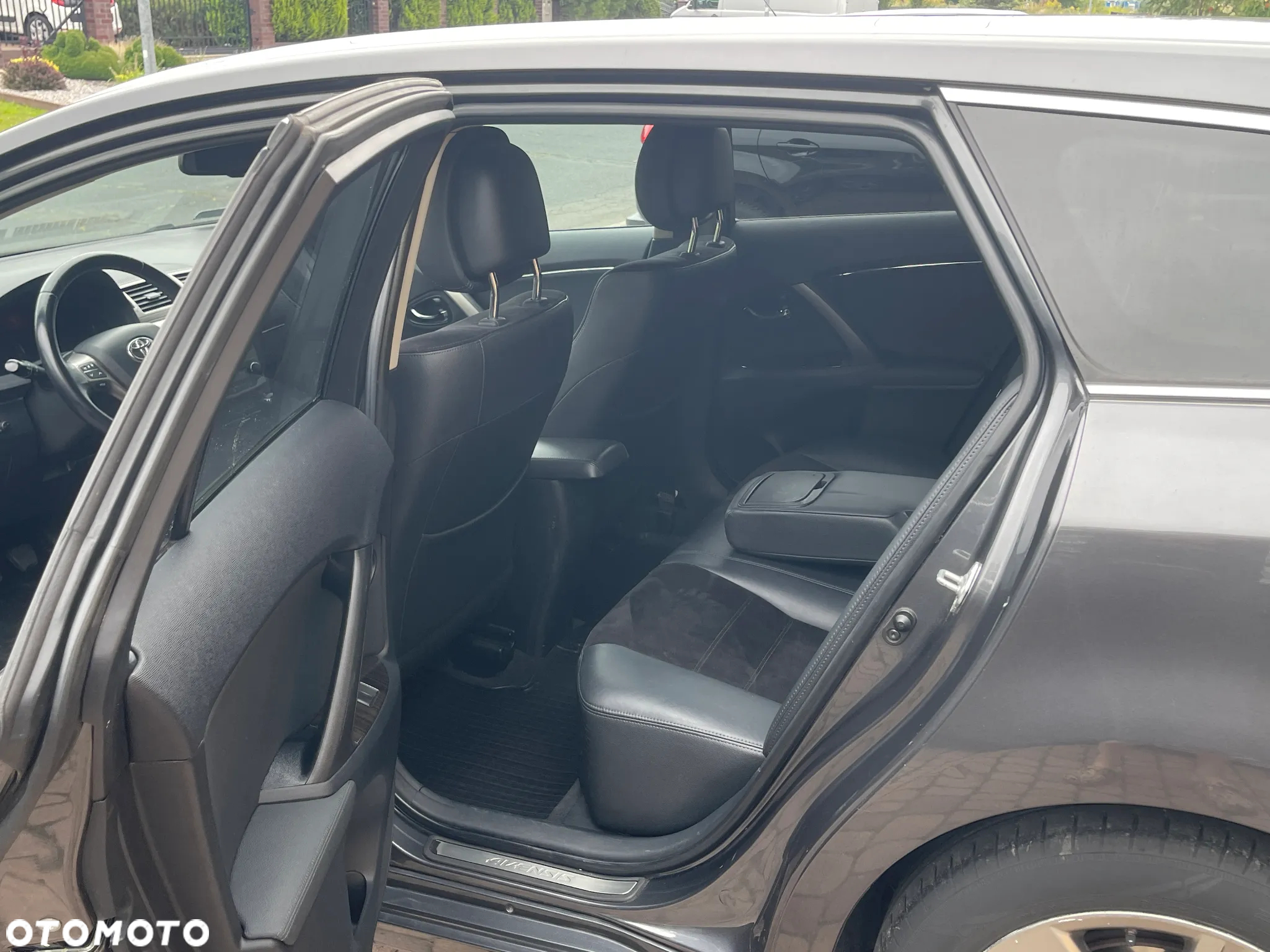 Toyota Avensis 2.0 D-4D Premium - 10