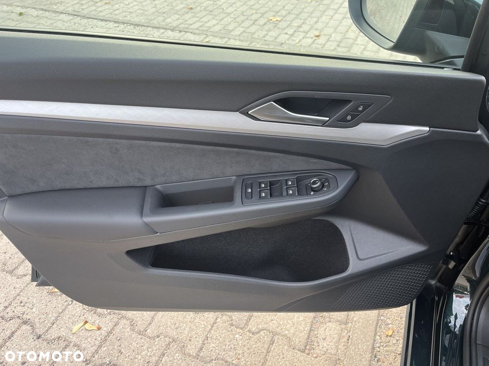 Volkswagen Golf 1.5 TSI Life Plus - 27