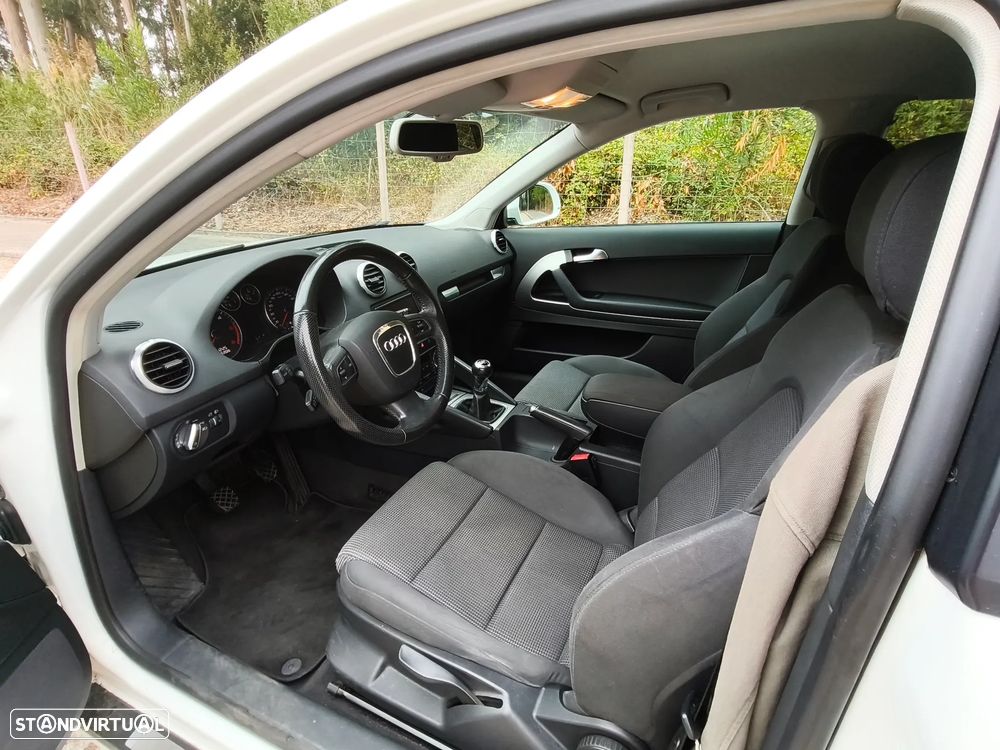 Audi A3 1.6 TDI DPF Attraction - 6