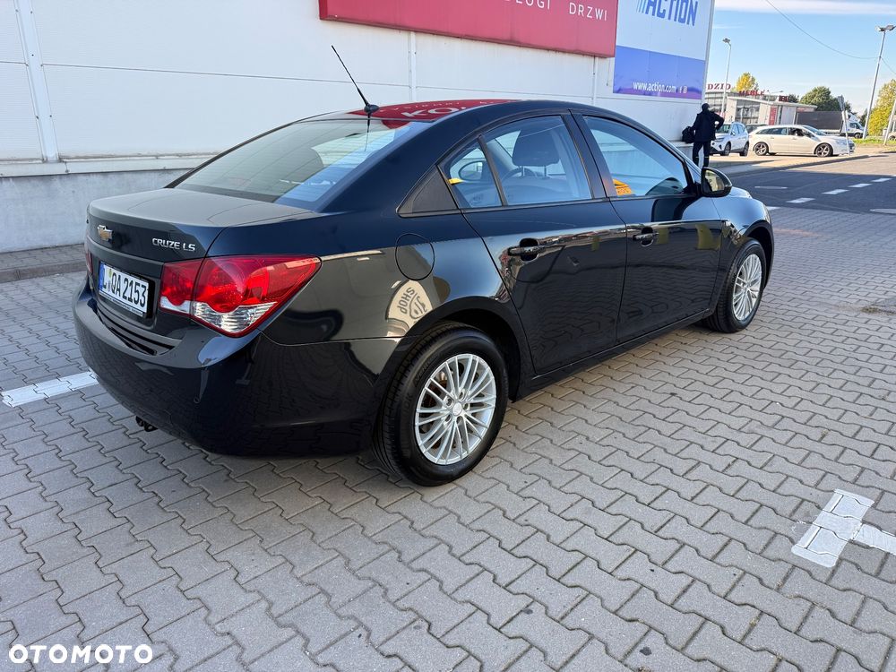 Chevrolet Cruze 1.6 LS - 4