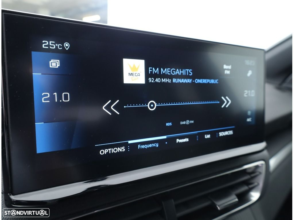 Peugeot 3008 1.2 PureTech Allure Pack EAT8 - 29