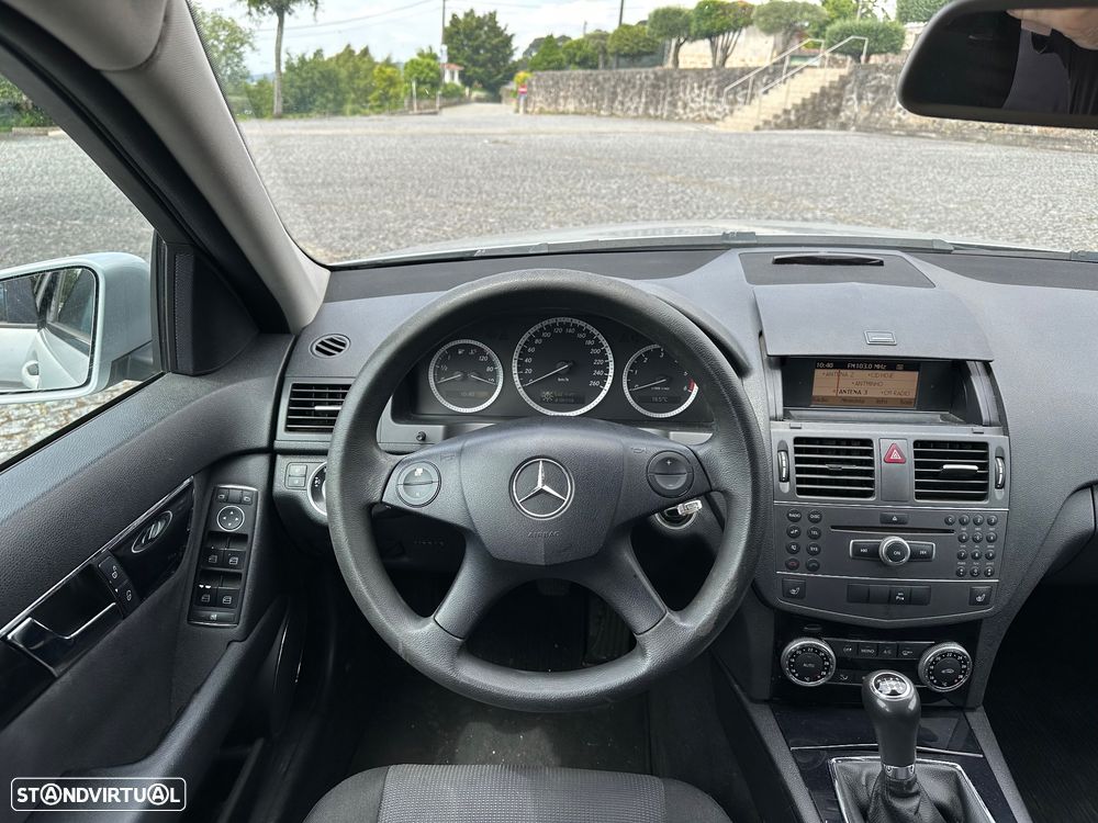 Mercedes-Benz C 200 Station CDI DPF BlueEFFICIENCY SPORT EDITION - 25