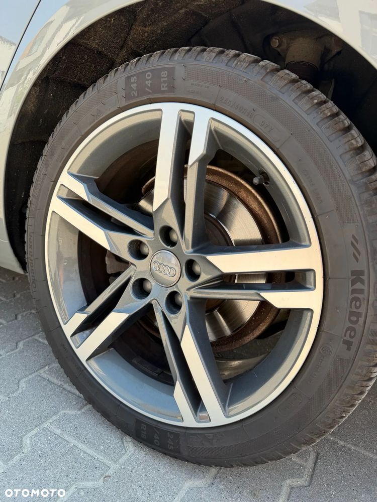 Audi A4 Limousine 35 TFSI Sport S tronic - 14