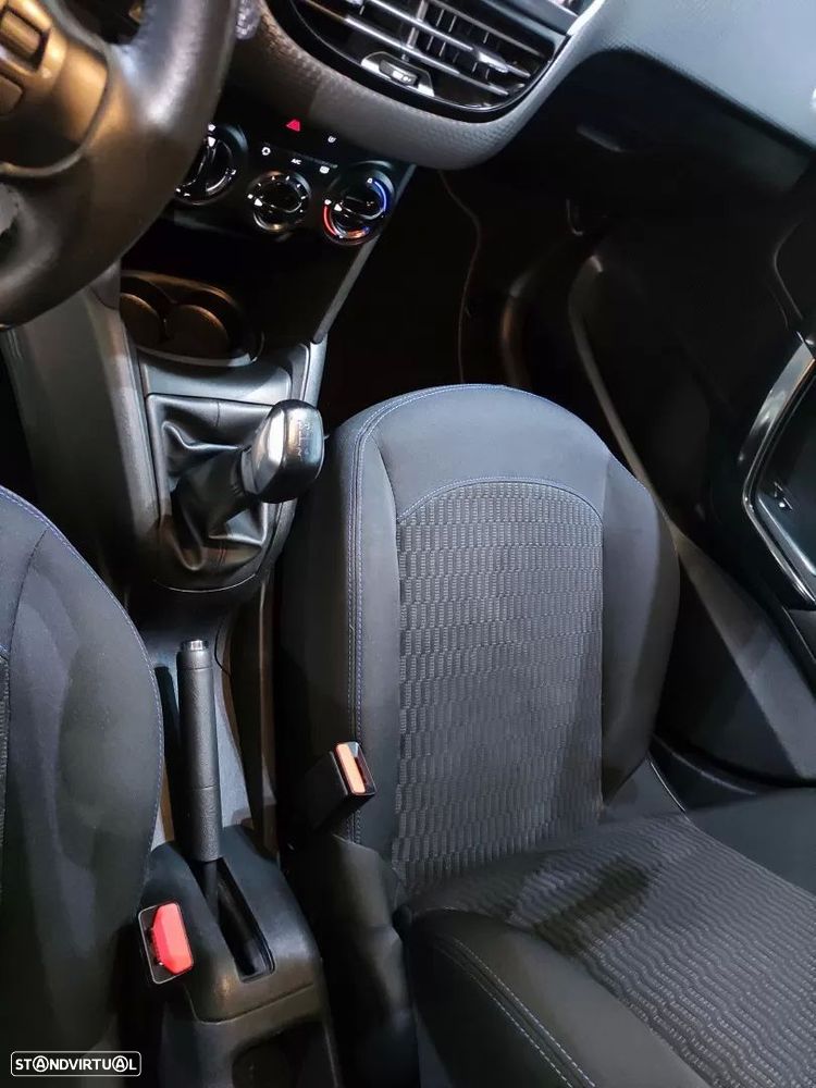 Peugeot 208 1.2 PureTech Signature - 22