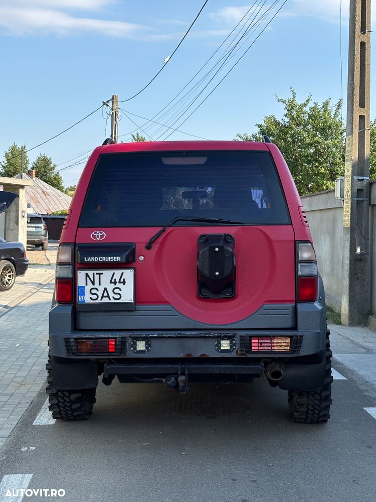 Toyota Land Cruiser - 4