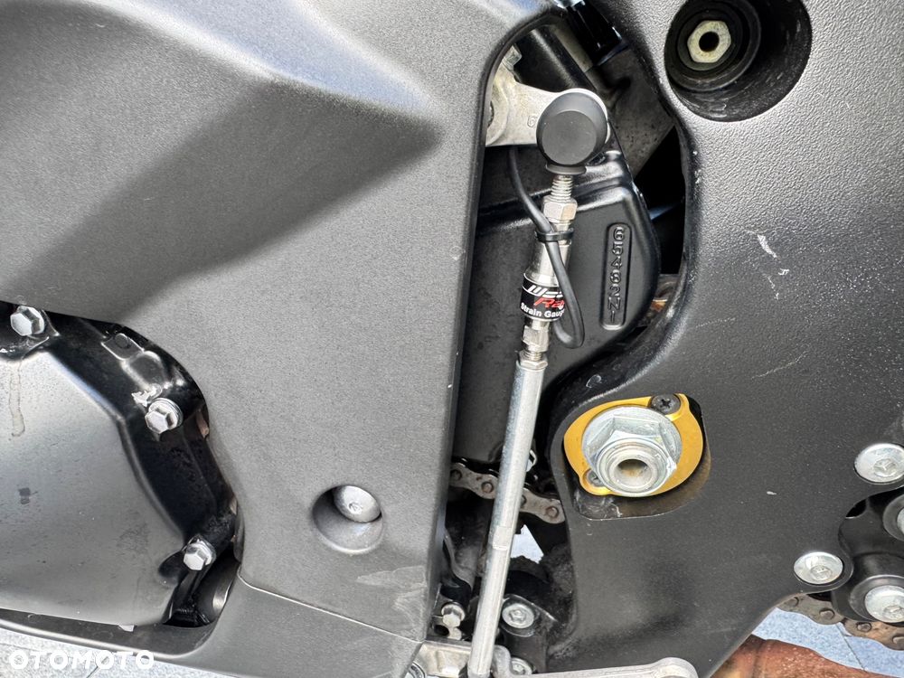 Suzuki GSX 1000 - 11