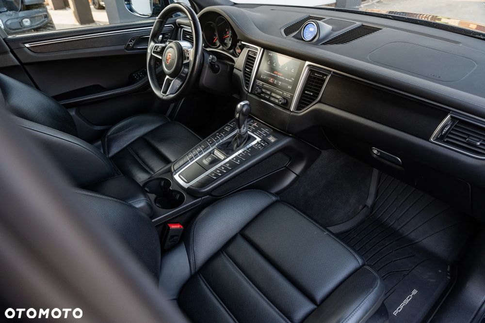 Porsche Macan - 29