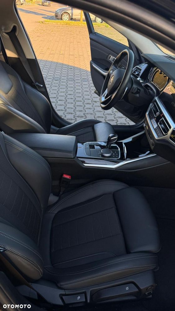 BMW Seria 3 320d Sport Line Shadow sport - 22