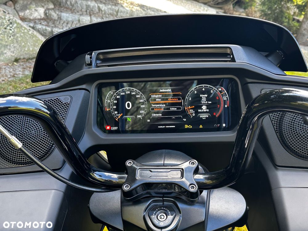 Harley-Davidson Touring Road Glide - 12