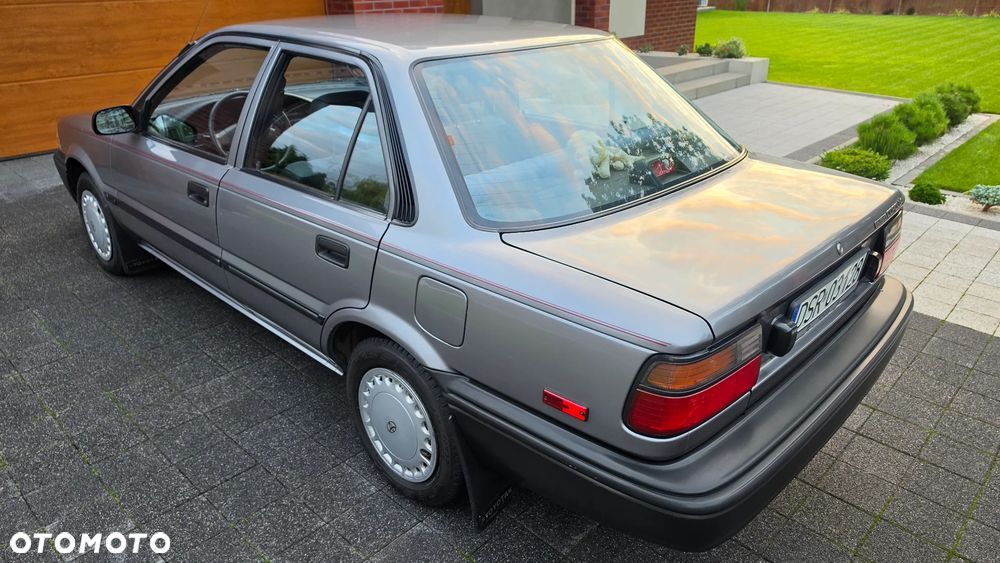 Toyota Corolla 1.6 GL - 11