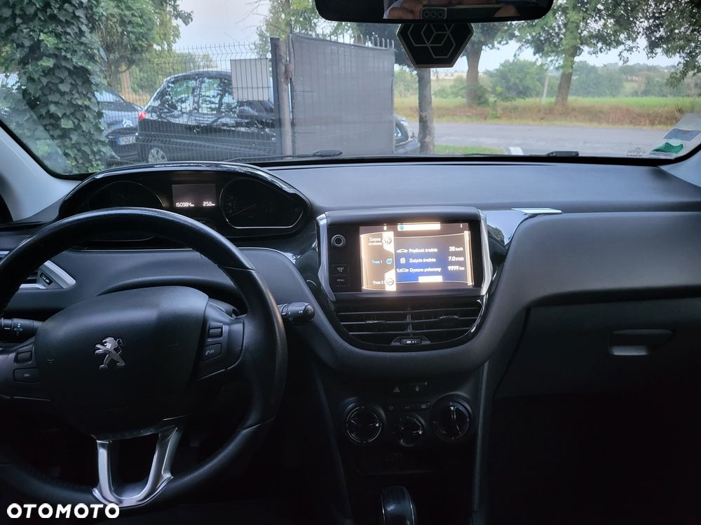 Peugeot 208 - 5