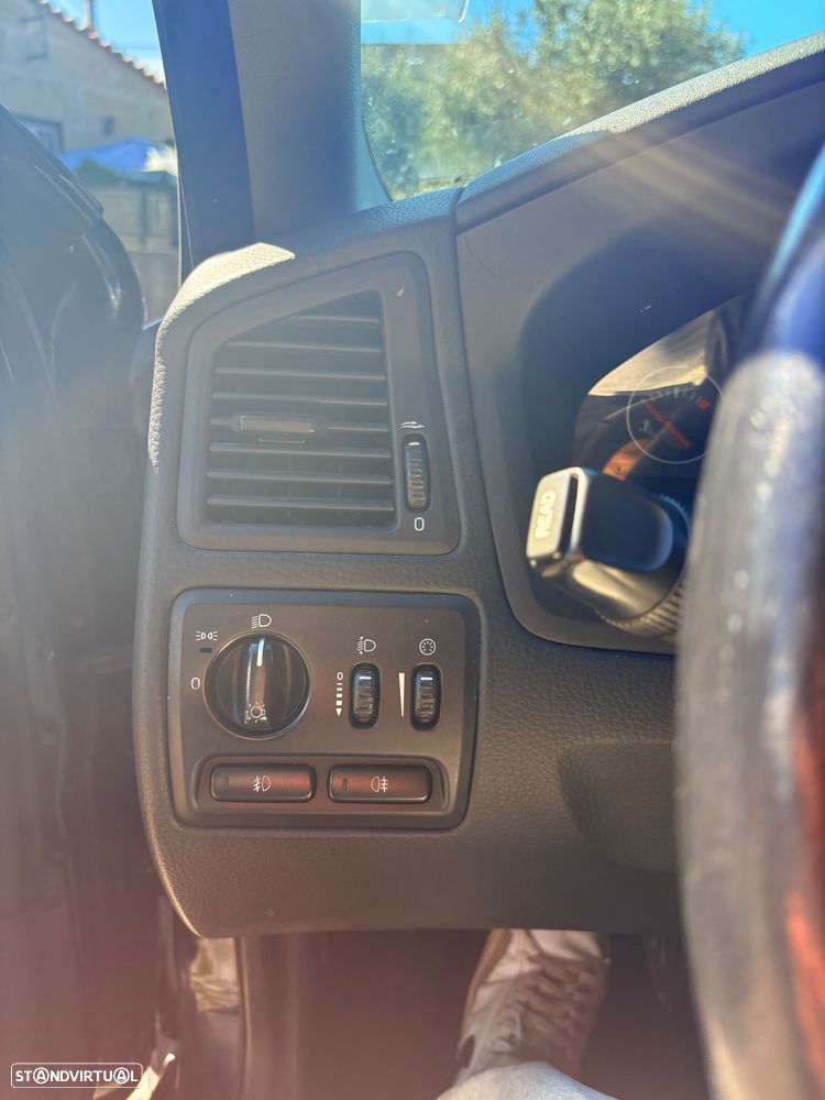 Volvo S60 2.4 D5 - 20