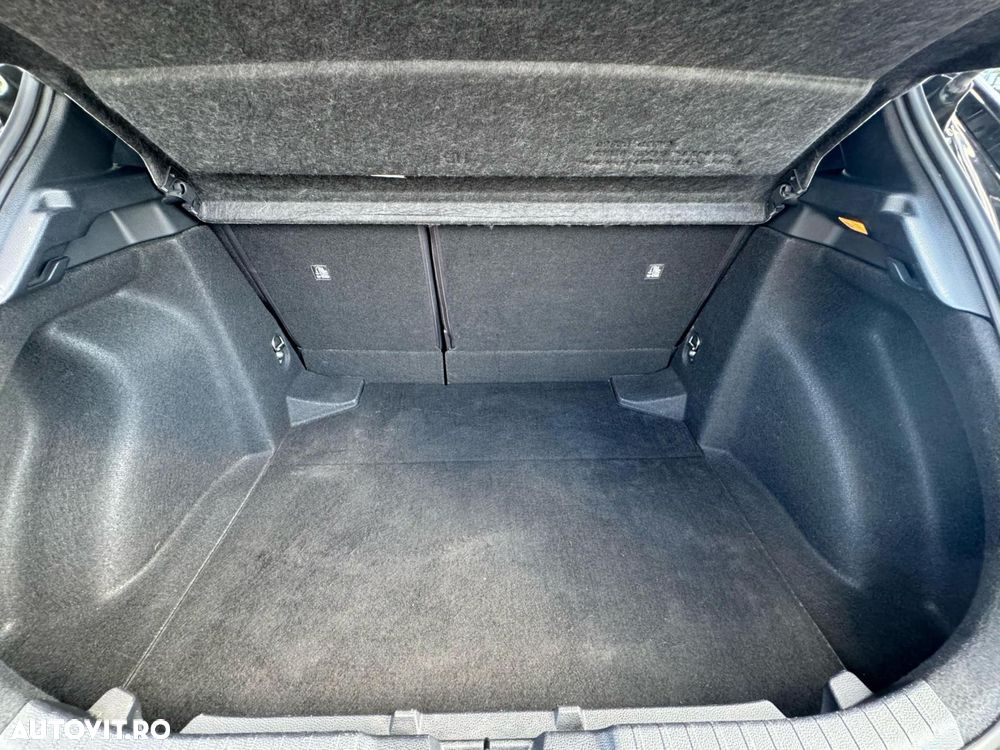 Toyota Corolla 1.8 HSD Dynamic - 35