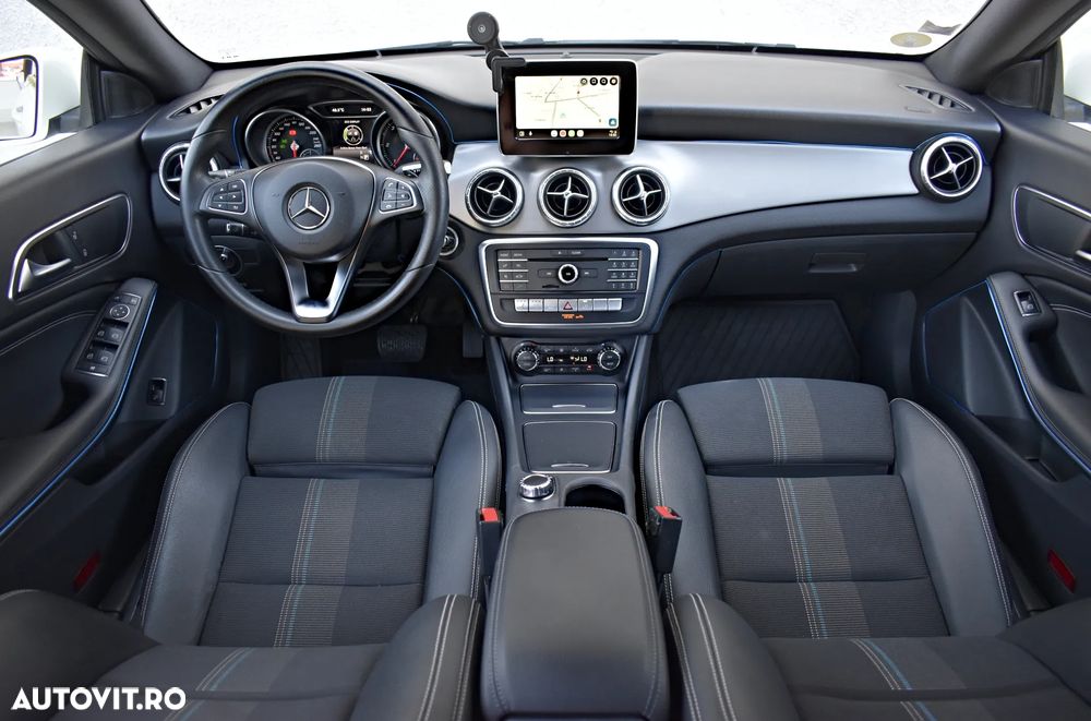 Mercedes-Benz CLA Shooting Brake 220 (CDI) d 7G-DCT Urban - 12