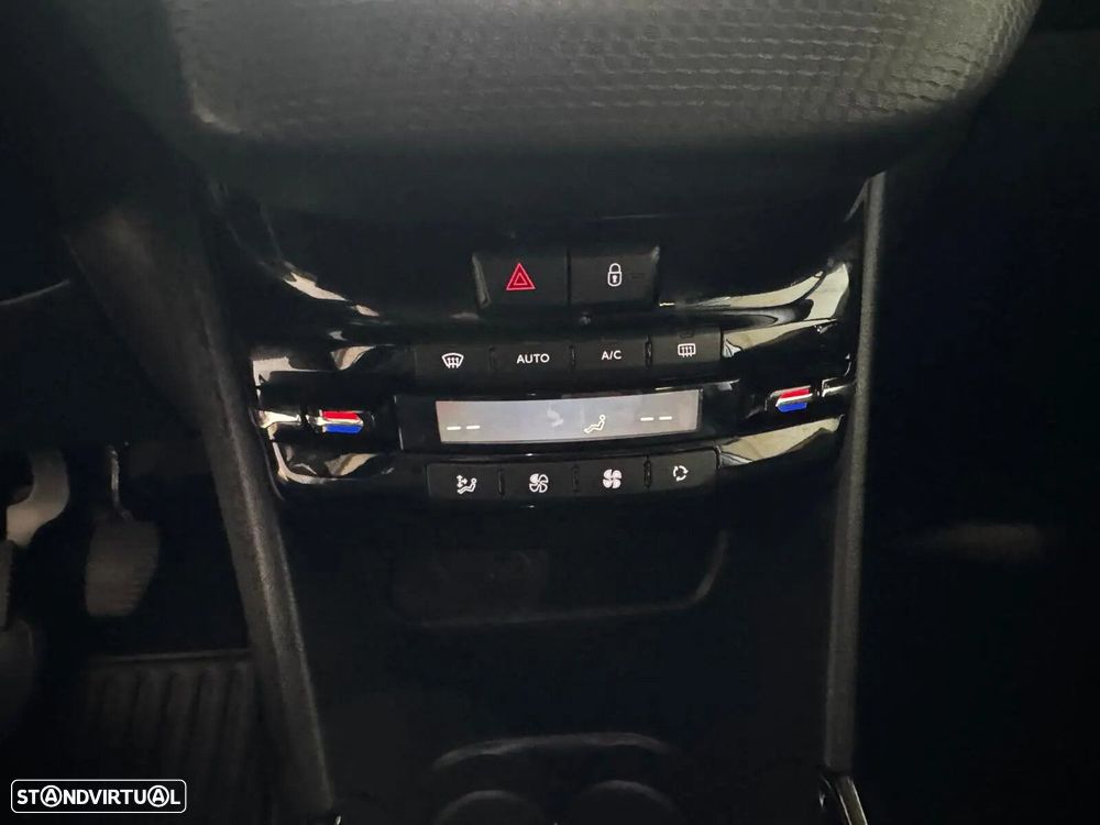 Peugeot 2008 1.2 PureTech Allure - 37