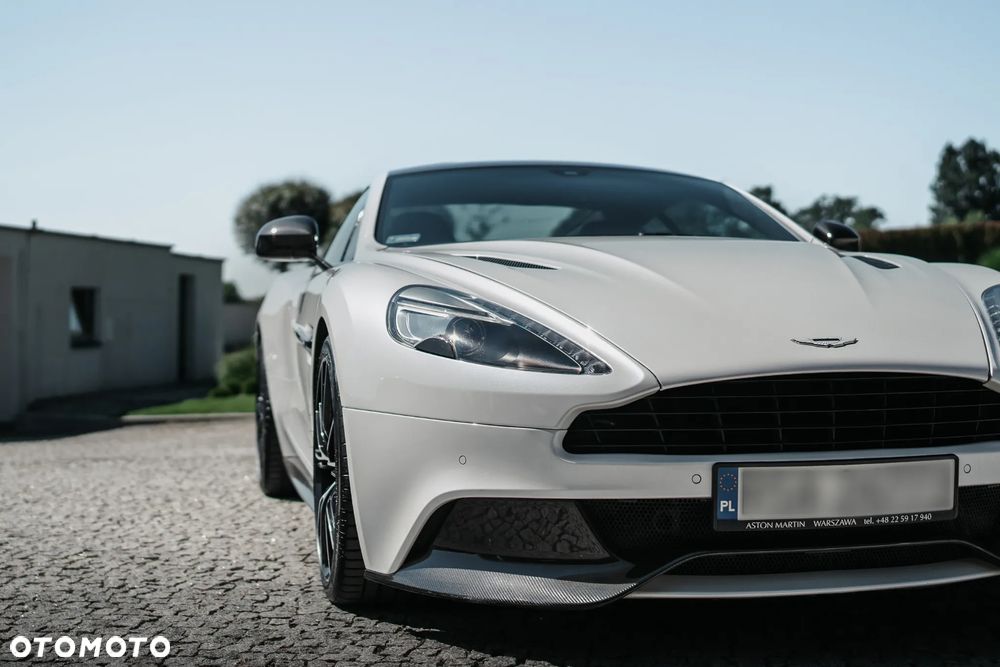 Aston Martin Vanquish Standard - 3