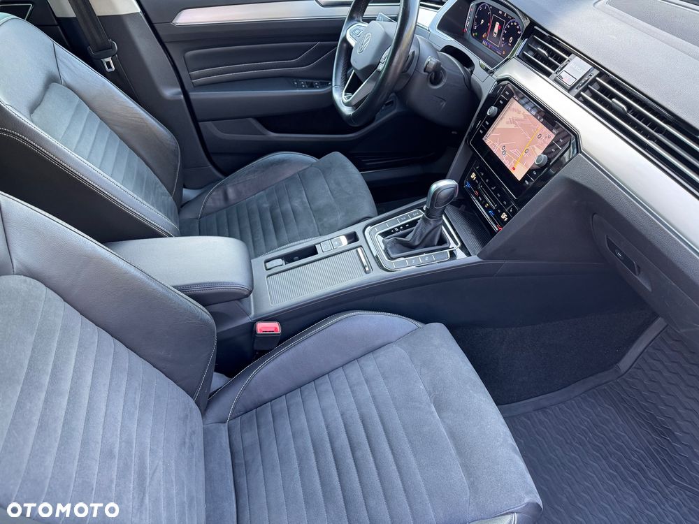 Volkswagen Passat Variant 2.0 TDI EVO Elegance DSG - 8