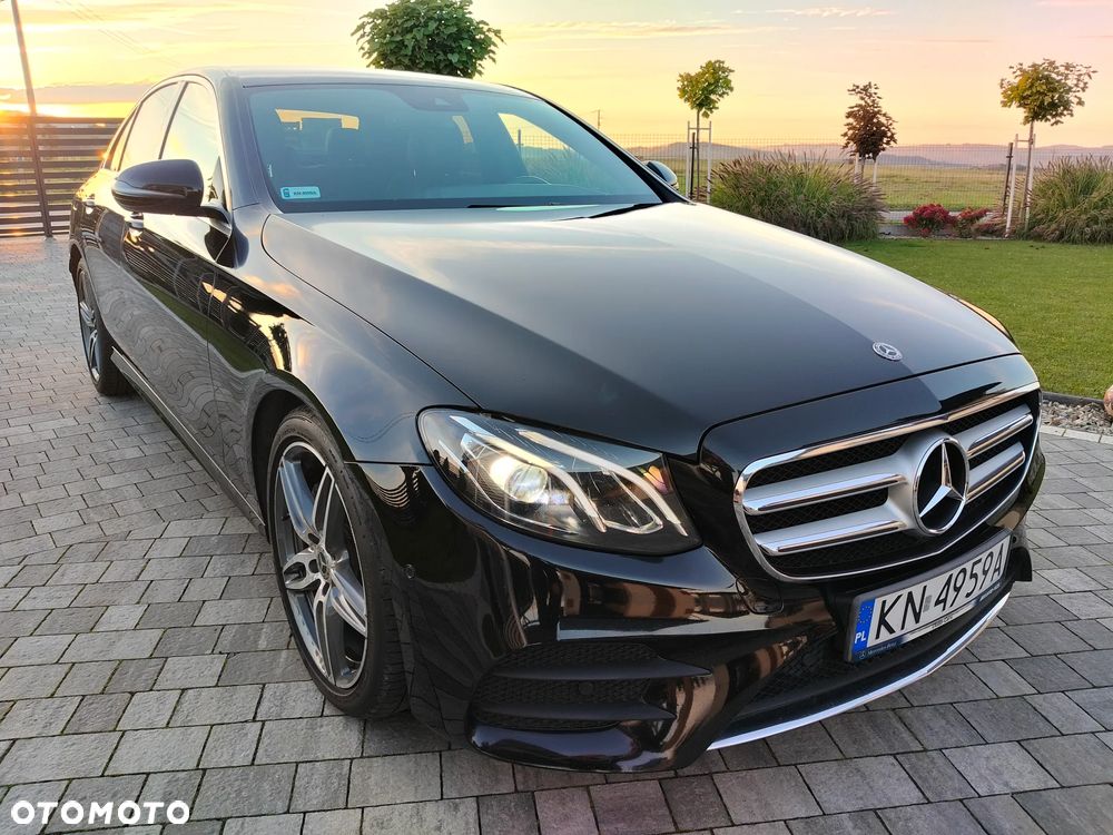 Mercedes-Benz Klasa E 220 d 4-Matic 9G-TRONIC - 23