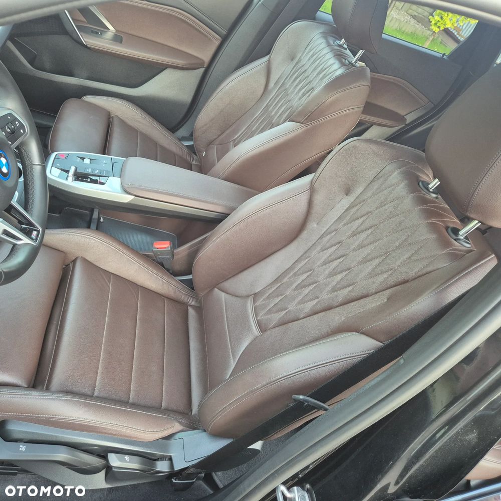 BMW iX1 xDrive30 M Sportpaket - 11