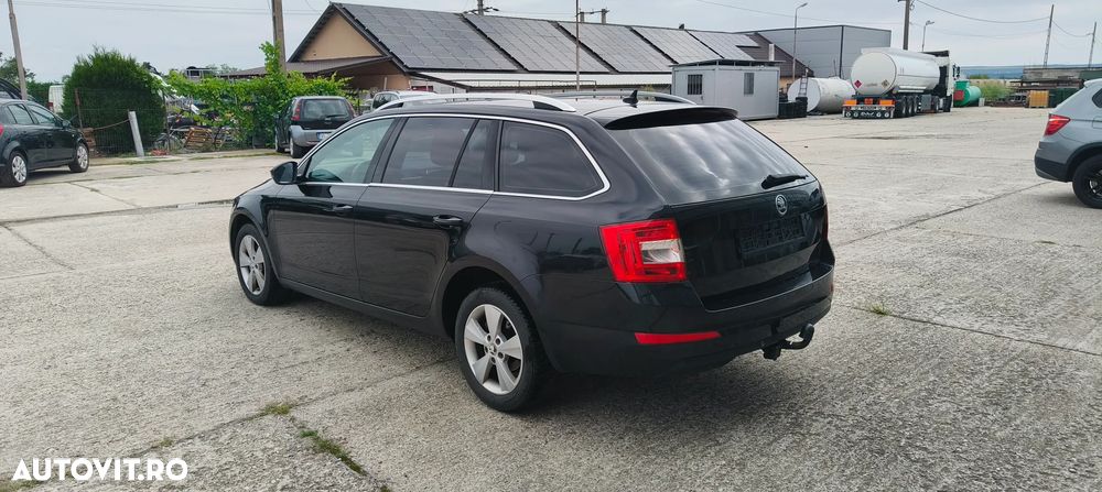 Skoda Octavia 2.0 TDI ELEGANCE DSG - 6