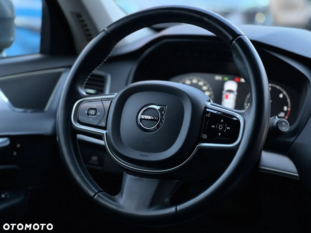 Volvo XC 90 - 25