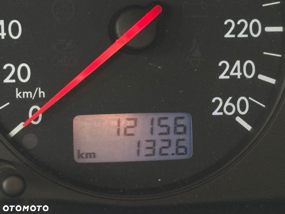 Volkswagen Passat - 17