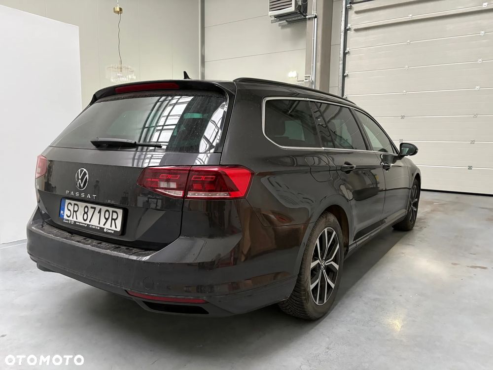 Volkswagen Passat - 2