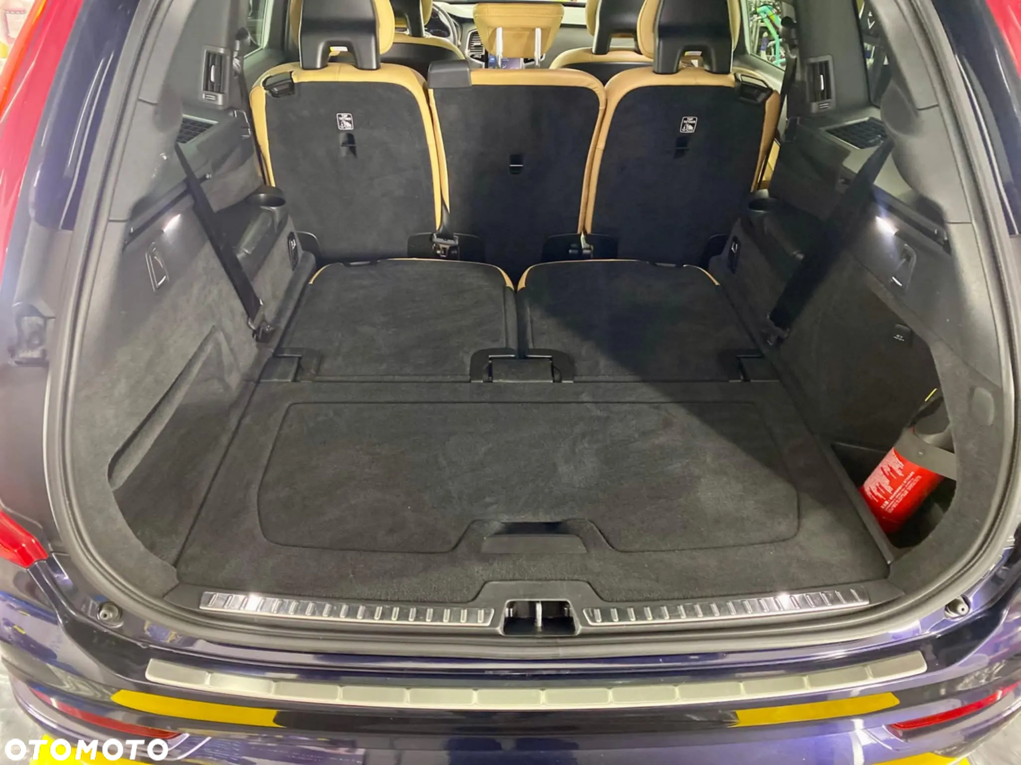 Volvo XC 90 - 9