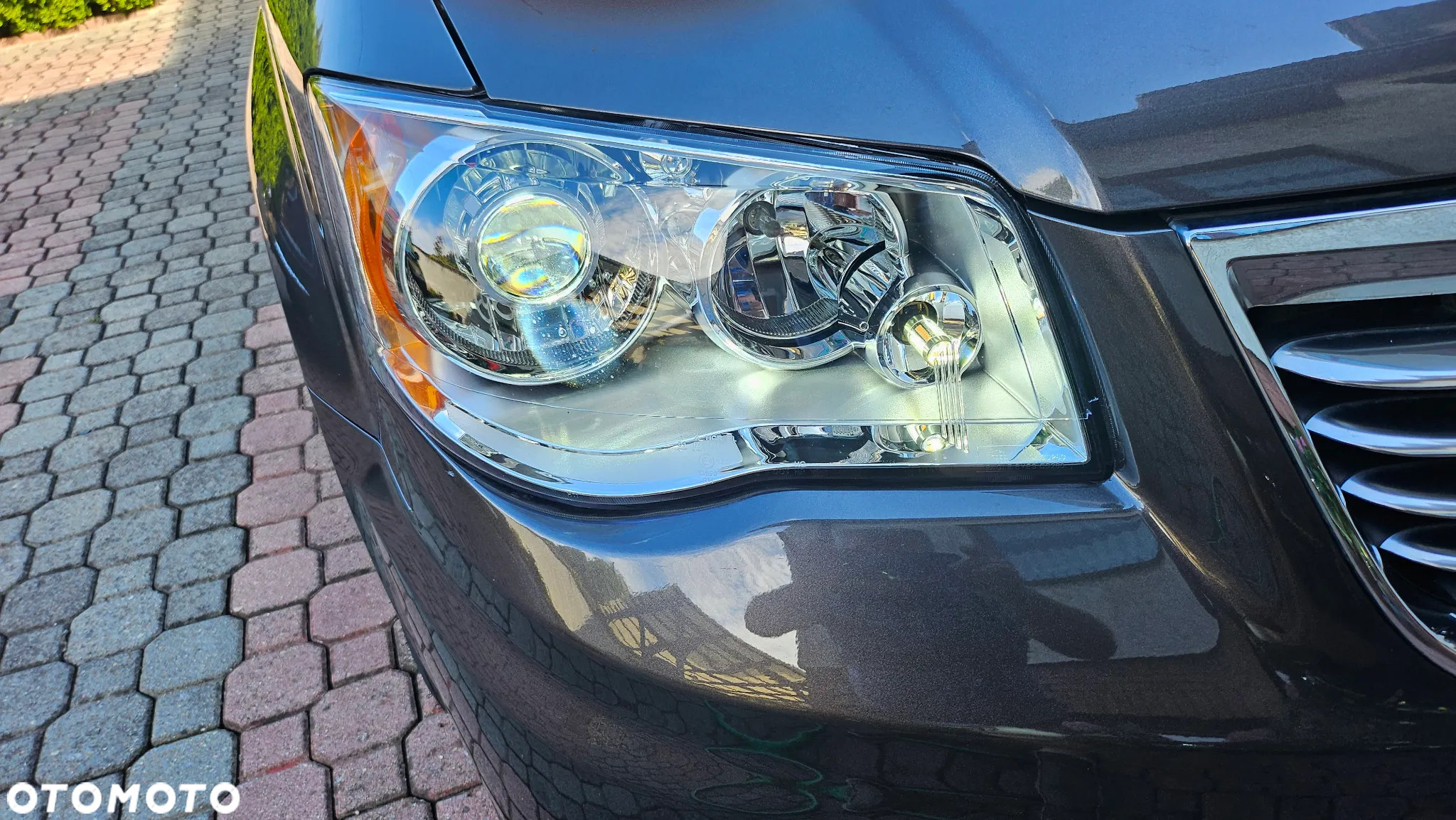 Chrysler Town & Country 3.6 Limited - 7