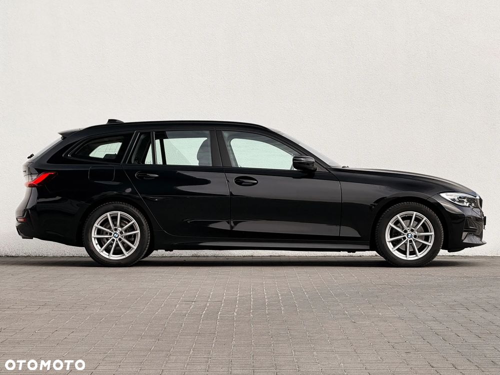 BMW Seria 3 320d xDrive Advantage - 4