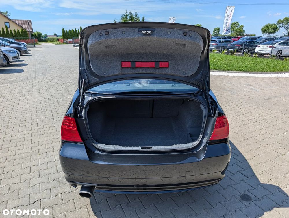 BMW Seria 3 320d Sport Line - 40