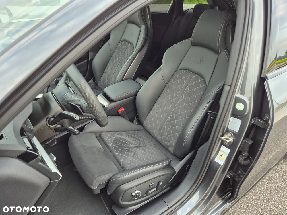 Audi A4 Avant 40 TDI quattro S tronic S line - 25