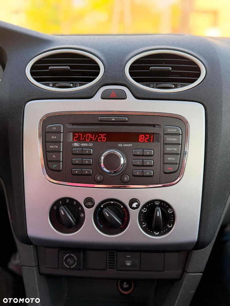 Ford Focus 1.6 16V Trend - 15