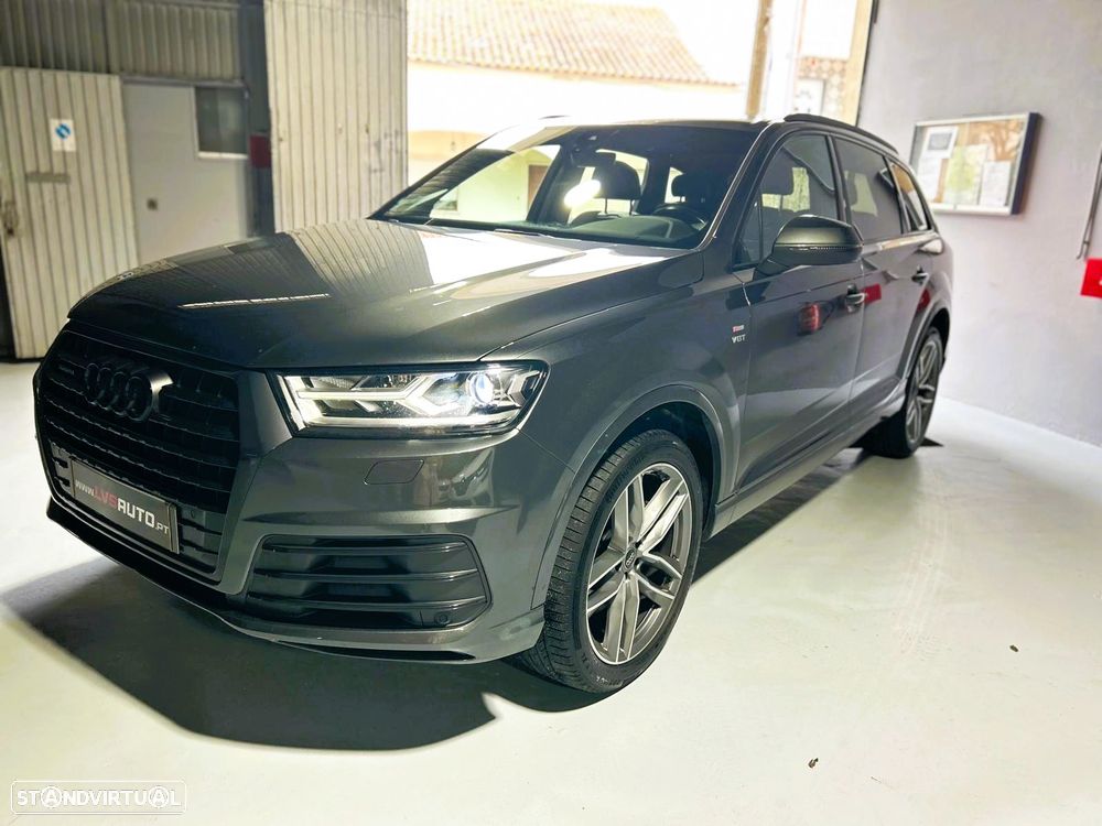 Audi Q7 3.0 TDI quattro S-line Tiptronic 7L